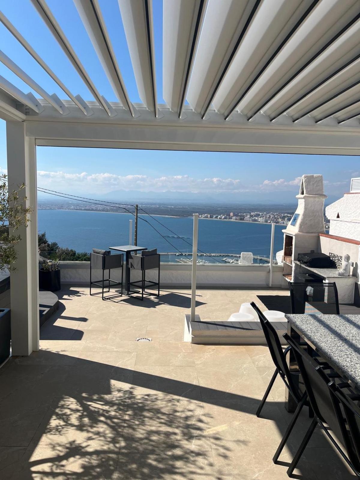 Appartement Duplex Rosas Avec Terrasse Magnifique Jacuzzi Vue Mer Екстер'єр фото
